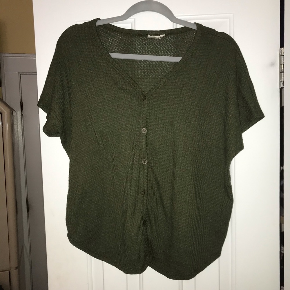 Green cotton shirt Size S but fits M and L